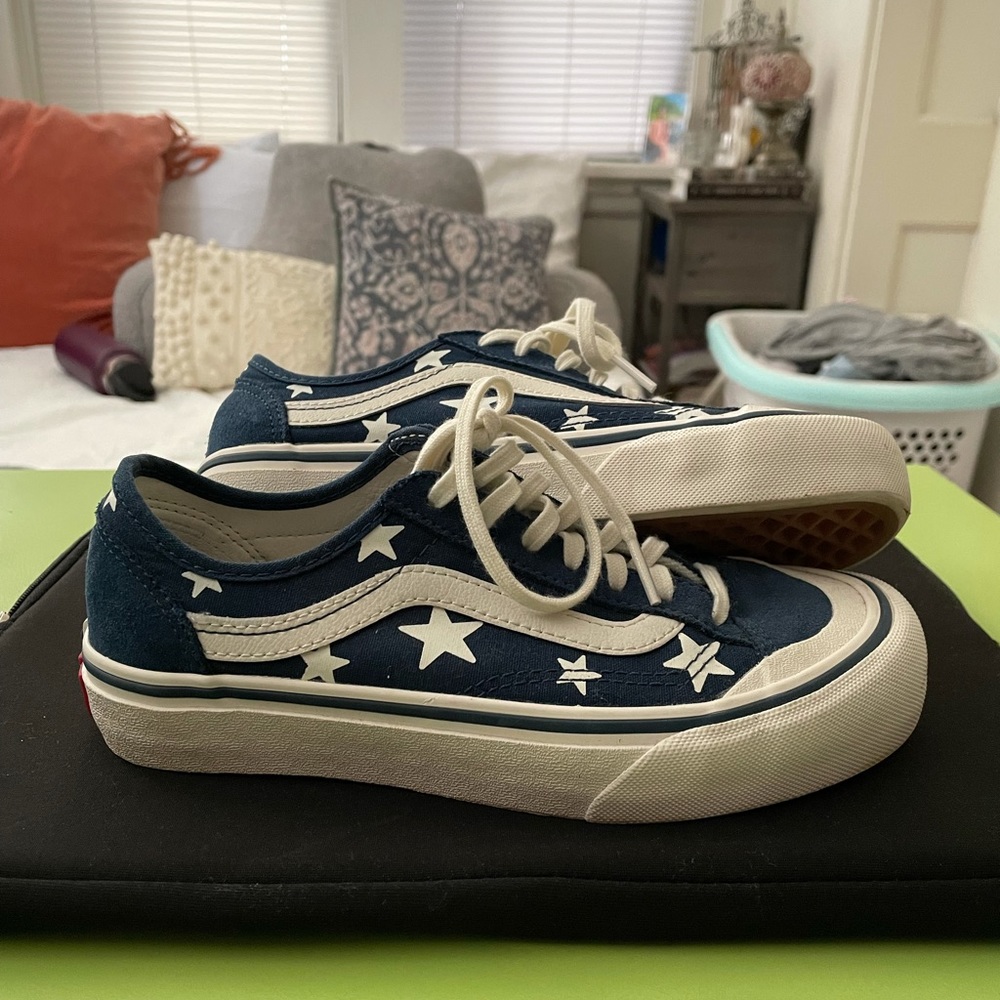 Women’s Blue Star Vans